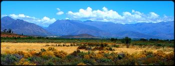 le long du palais silencieux | des montagnes South-africa-veld